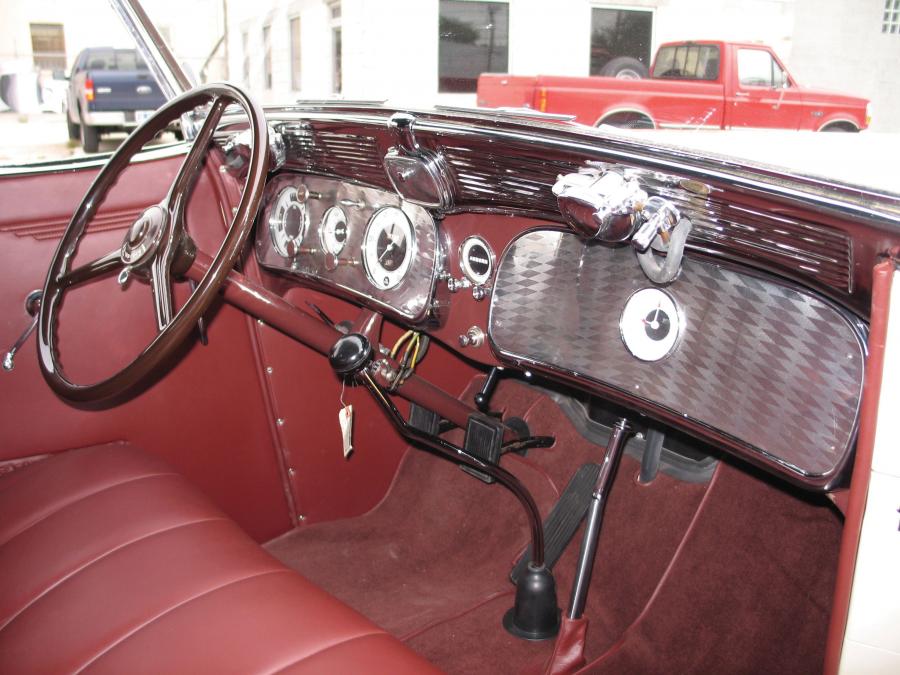 Торпедо Auburn 851 Cabriolet 1935 года  (фото 11 из 12)